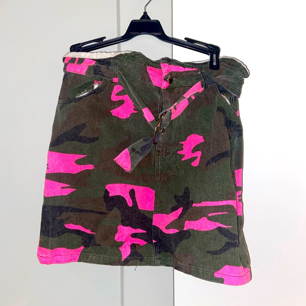 Shorts and top set, 2 skirts